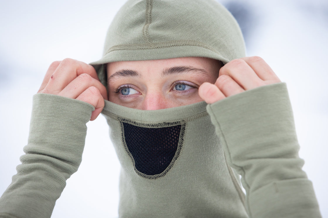 Pull chaud à capuche en laine avec zip ♀
